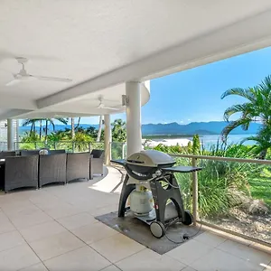 Island Point 1 Holiday home Port Douglas