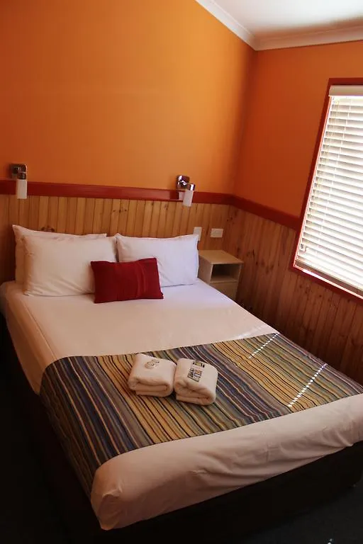 ****  Big4 Aussie Outback Oasis Holiday Park Charters Towers Australia